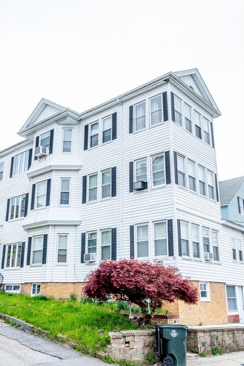 15 Oliver St, Fall River, MA, 02724-2964 | Card Image