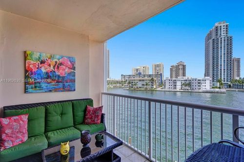 apt-205-121 Golden Isles Dr, Hallandale Beach, FL, 33009-5805 | Card Image