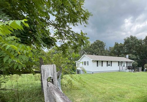302 Hermitage Rd, STAUNTON, VA, 24401-6504 | Card Image
