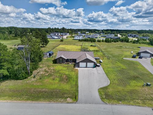 7996 Moidore Dr Nw, Bemidji, MN, 56601-7487 | Card Image