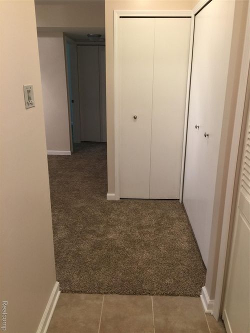 apt-401-29840 12 Mile Rd, Farmington Hills, MI, 48334-4034 | Card Image