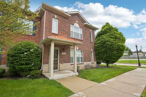 61-781 2nd St, Wyandotte, MI, 48192-2701 | Card Image
