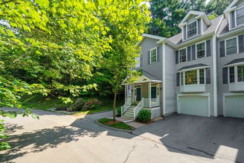 38 Georgetown Dr, Nashua, NH, 03062-4214 | Card Image
