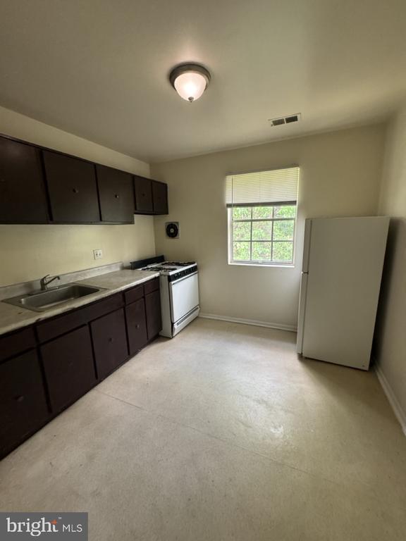 Commercial Sale in BALTIMORE 3