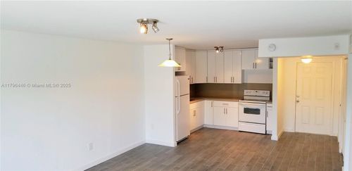 apt-d204-15205 Ne 6th Ave, Miami, FL, 33162-5060 | Card Image