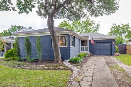 559 Aqua Dr, Dallas, TX, 75218-2185 | Card Image