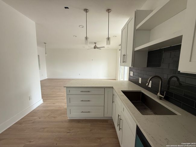 APT-104 - 715 Ogden St, Townhouse with 3 bedrooms, 4 bathrooms and null parking in San Antonio TX | Image 9