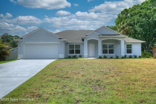 426 Lanfair Ave, SEBASTIAN, FL, 32958-6641 | Card Image