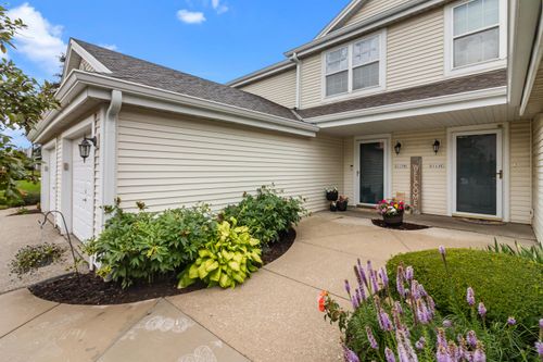 2117 E Broadway, Waukesha, WI, 53186-8147 | Card Image