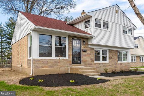 3743 Forrest Ave, PENNSAUKEN, NJ, 08110-3729 | Card Image