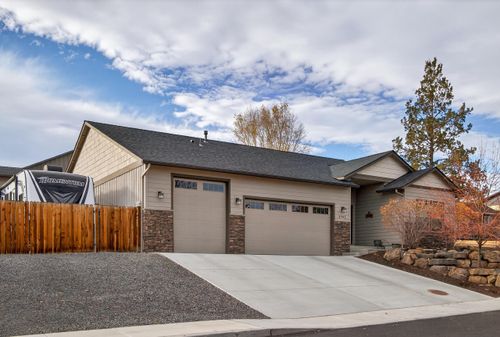 2793 Sw 33rd St, Redmond, OR, 97756-7237 | Card Image