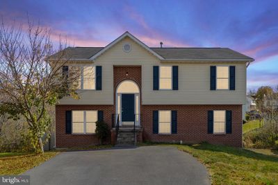 132 Paradise Court, House other with 5 bedrooms, 3 bathrooms and null parking in STEPHENS CITY VA | Image 1