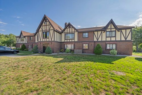 apt-4-17 Royal Lake Dr, Braintree, MA, 02184-5426 | Card Image