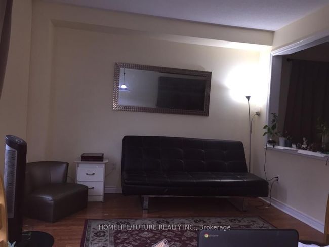 UPPER - 879 Oasis Dr, House attached with 3 bedrooms, 3 bathrooms and 2 parking in Mississauga ON | Image 4