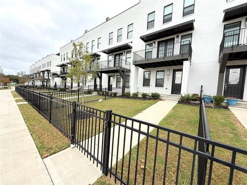 1031 Robert Smalls Way, Atlanta, GA, 30318-6718 | Card Image