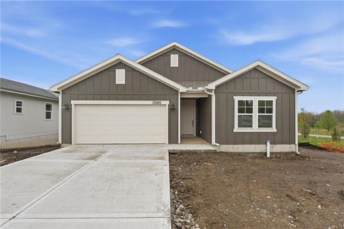 20689 Skyview Ln, Spring Hill, KS, 66083 | Card Image