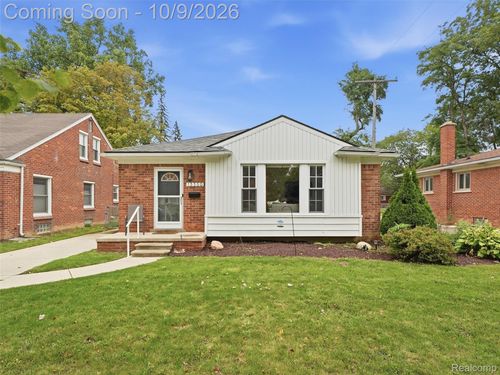 13350 Borgman Ave, Huntington Woods, MI, 48070-1006 | Card Image
