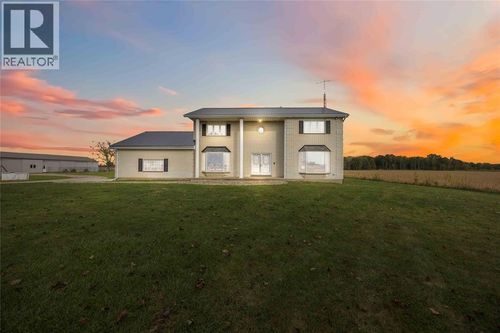 1804 Huffs Corners Rd, Dawn Euphemia, ON, N0N0A1 | Card Image