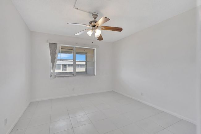 110 Sheffield E, Condo with 2 bedrooms, 2 bathrooms and null parking in West Palm Beach FL | Image 14