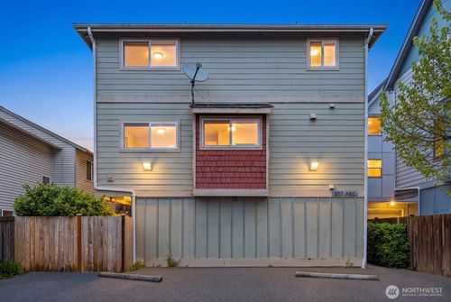 a-337 N 105th St, Seattle, WA, 98133-8705 | Card Image