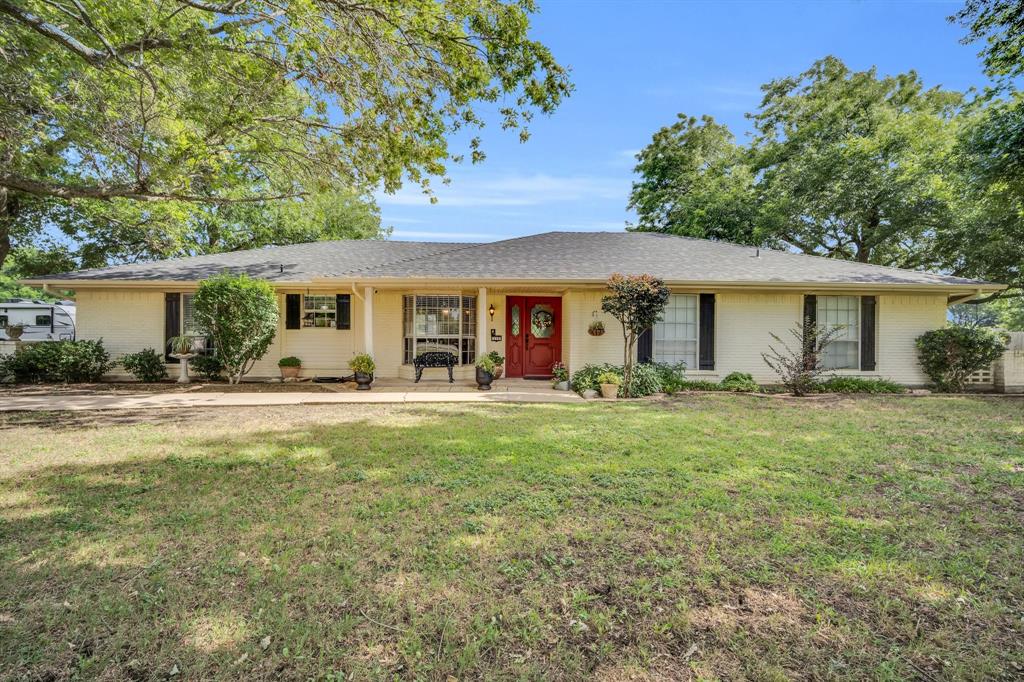 Locust Dr, Red Oak, TX 75154
