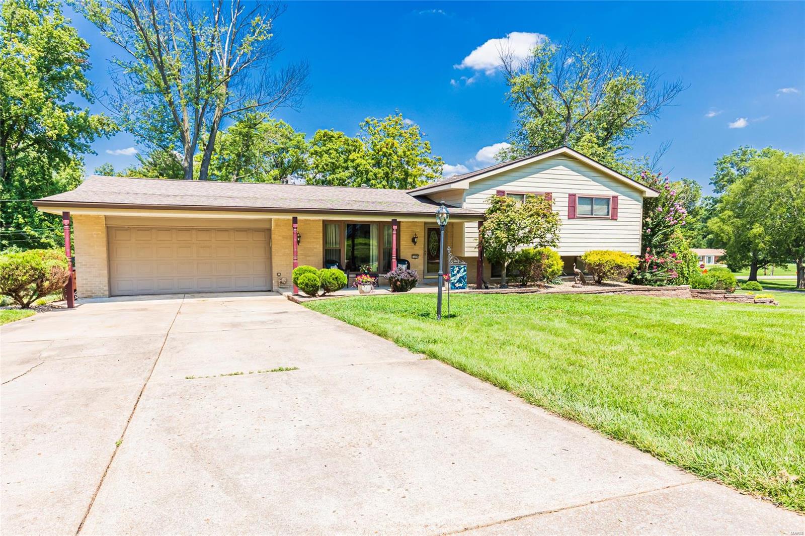 Southwick Dr, Saint Louis, MO 63128