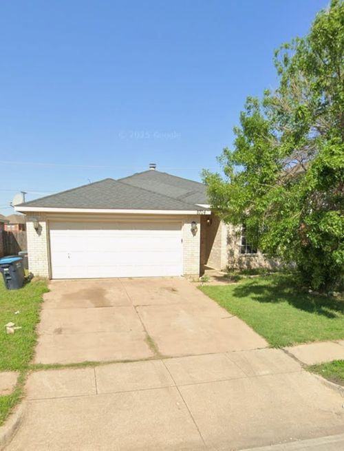 8704 Hunters Creek Dr, Fort Worth, TX, 76123-2546 | Card Image