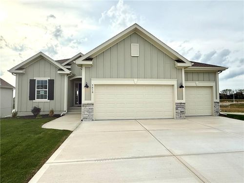 9810 N Laurel Ave, Kansas City, MO, 64157-8724 | Card Image