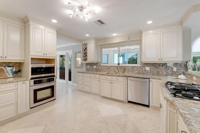 Kitchen | Image 13