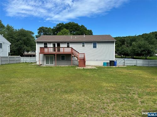 2 Hastings Rd, Morris Plains, NJ, 07950-3025 | Card Image