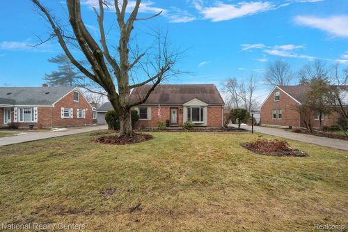 1938 Beverly St, Sylvan Lake, MI, 48320-1506 | Card Image