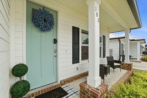 103 Penny Ln, Valparaiso, FL, 32580-1177 | Card Image