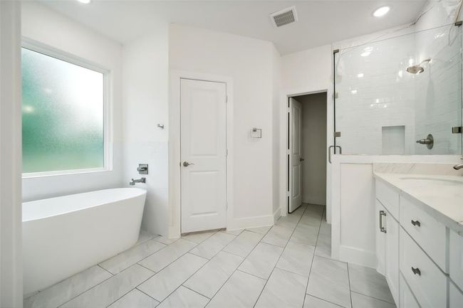 702 Azalea St, House other with 4 bedrooms, 2 bathrooms and 2 parking in Prairie View TX | Image 18