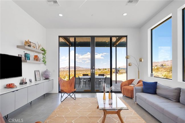 Living Room | Image 10