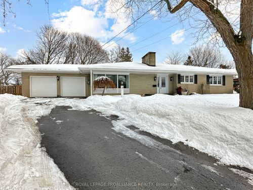 7 Eastwood Park Dr, Belleville, ON, K8N1W3 | Card Image