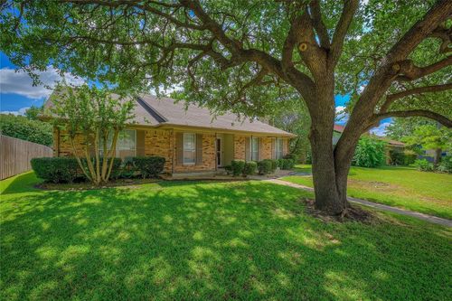 2106 Briarmeadow Dr, Garland, TX, 75044-7540 | Card Image