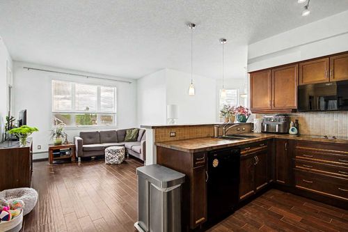 542-26 Val Gardena View Sw, Calgary, AB, T3H5Z5 | Card Image