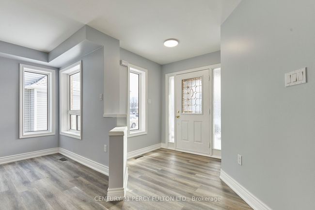 1152 Ashcroft Crt, House other with 4 bedrooms, 3 bathrooms and 4 parking in Oshawa ON | Image 4