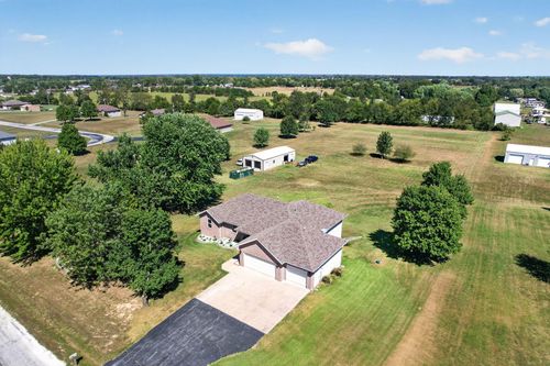 327 Alice Pl, Ozark, MO, 65721-7493 | Card Image