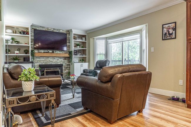 21221 93a Avenue, House other with 4 bedrooms, 3 bathrooms and 6 parking in Langley BC | Image 7