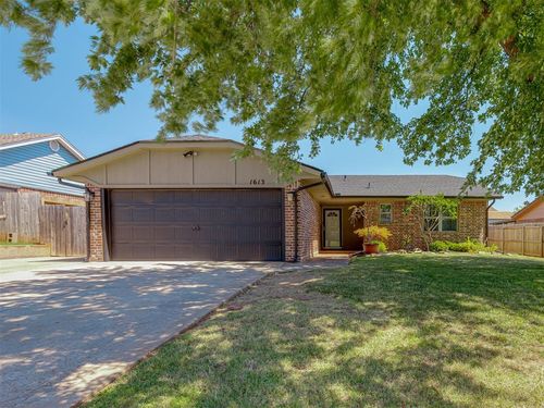 1613 Se 8th St, Moore, OK, 73160-8325 | Card Image