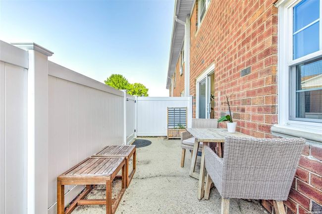 APT-27F - 460 Old Town Rd, Home with 1 bedrooms, 1 bathrooms and null parking in Port Jefferson Station NY | Image 16