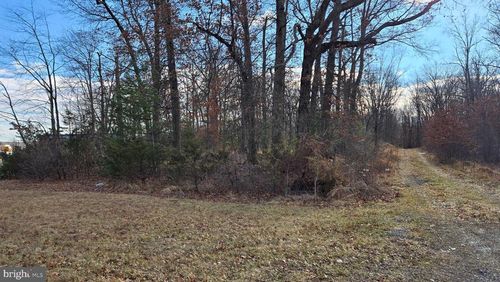 10 Mohr St, Quakertown, PA, 18951-1402 | Card Image