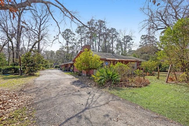 1522 Spring Hills Dr, House other with 3 bedrooms, 2 bathrooms and 3 parking in Spring TX | Image 5