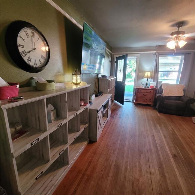 2117 Hickory Ln, House other with 4 bedrooms, 2 bathrooms and 2 parking in Pasadena TX | Image 5