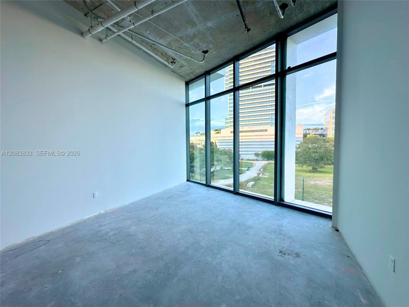 Commercial Sale in Aventura 5