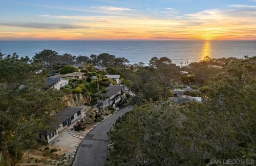 341 Hidden Pines Rd, Del Mar, CA, 92014-3314 | Card Image