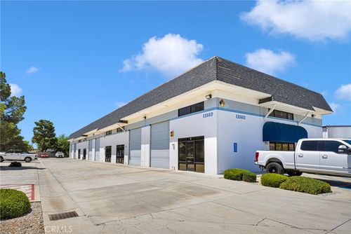 13560 Tonikan Rd, Apple Valley, CA, 92308-5798 | Card Image