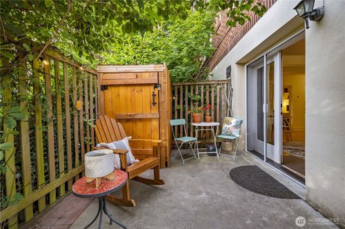 b1-2203 Yale Ave E, Seattle, WA, 98102-3465 | Card Image