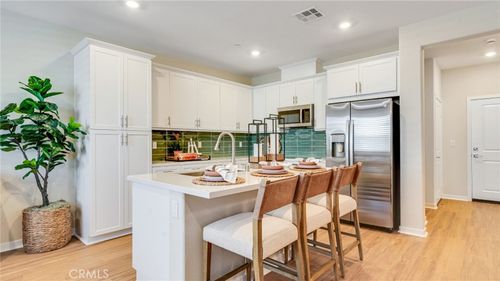 2891 E Amberley Privado, Ontario, CA, 91762 | Card Image